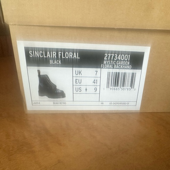 NWT Dr. Martens Black Sinclair Mystic Floral Leather Platform Boots in size USW9 - Picture 7 of 7